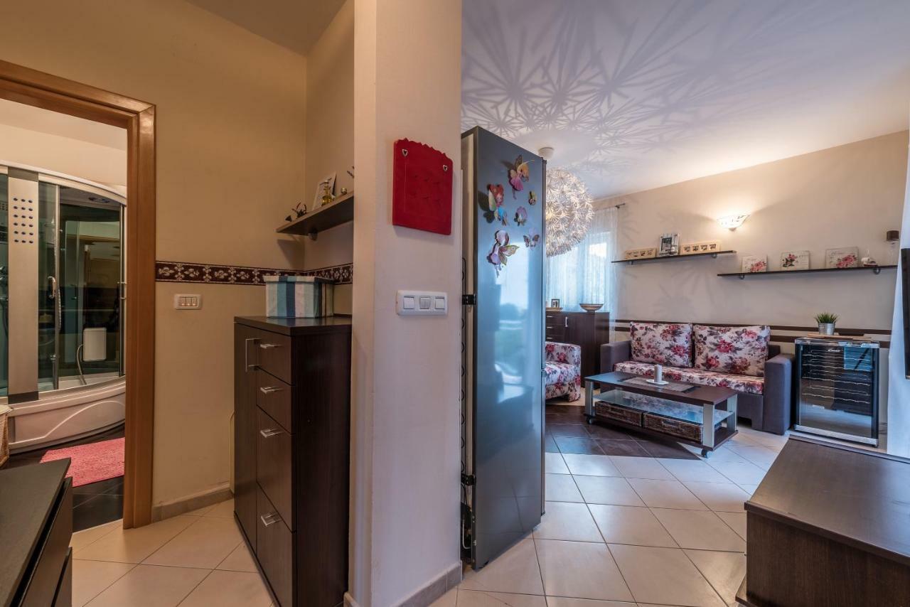 Apartments Jelavić Sutomiscica Zewnętrze zdjęcie