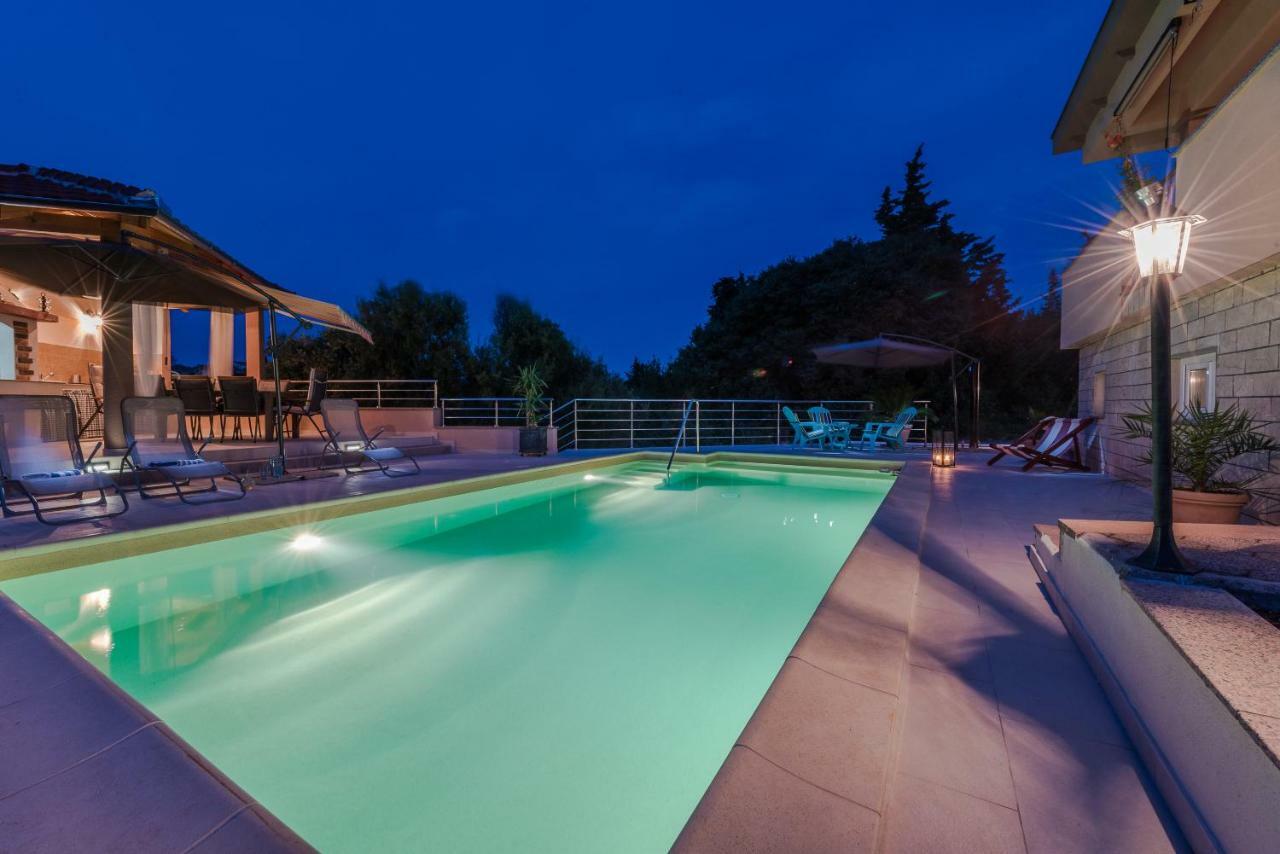 Apartments Jelavić Sutomiscica Zewnętrze zdjęcie
