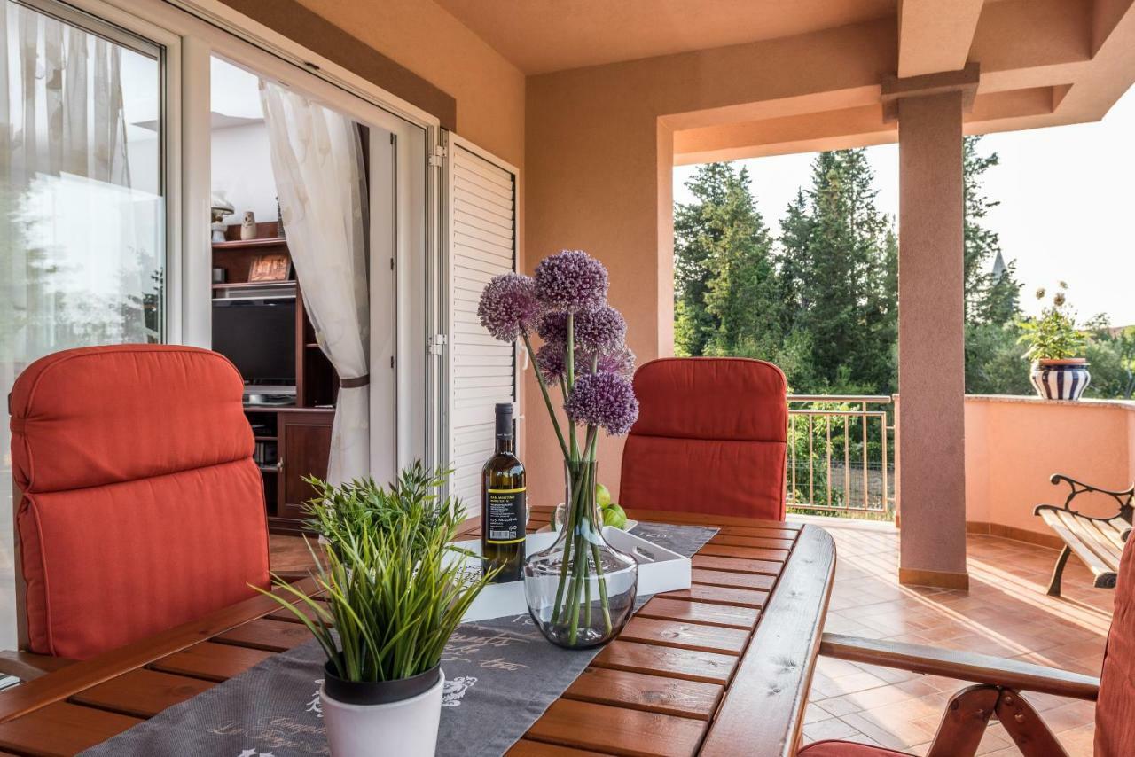 Apartments Jelavić Sutomiscica Zewnętrze zdjęcie