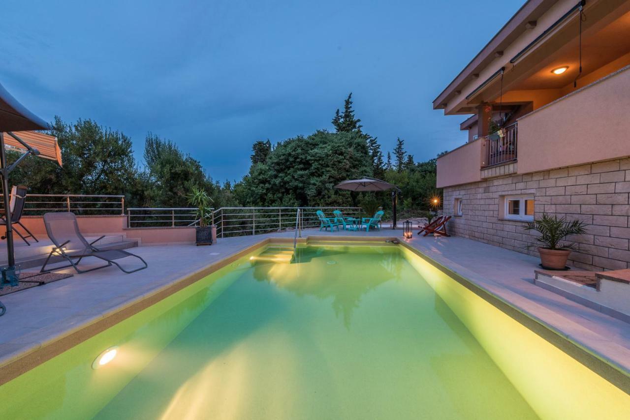 Apartments Jelavić Sutomiscica Zewnętrze zdjęcie