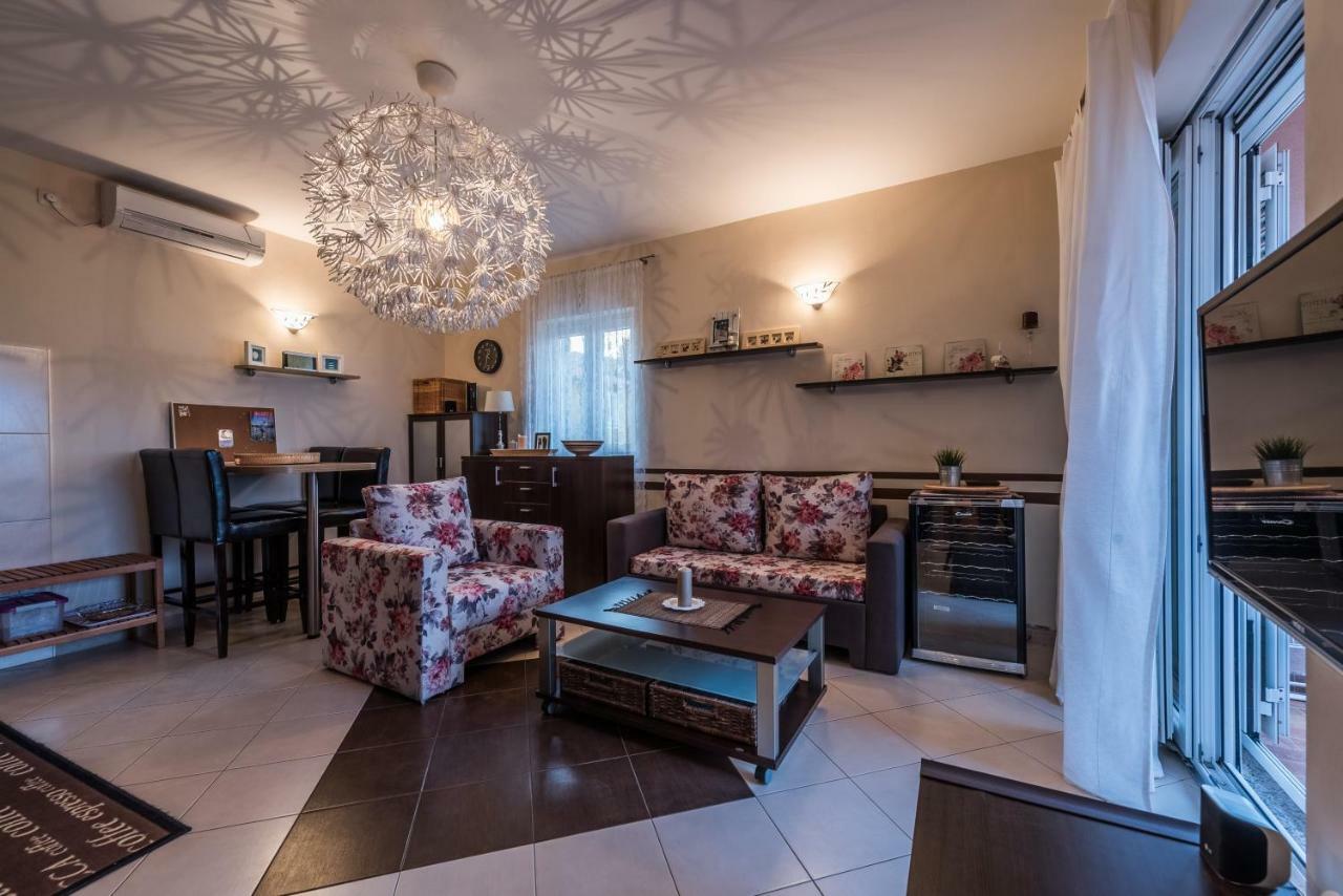 Apartments Jelavić Sutomiscica Zewnętrze zdjęcie