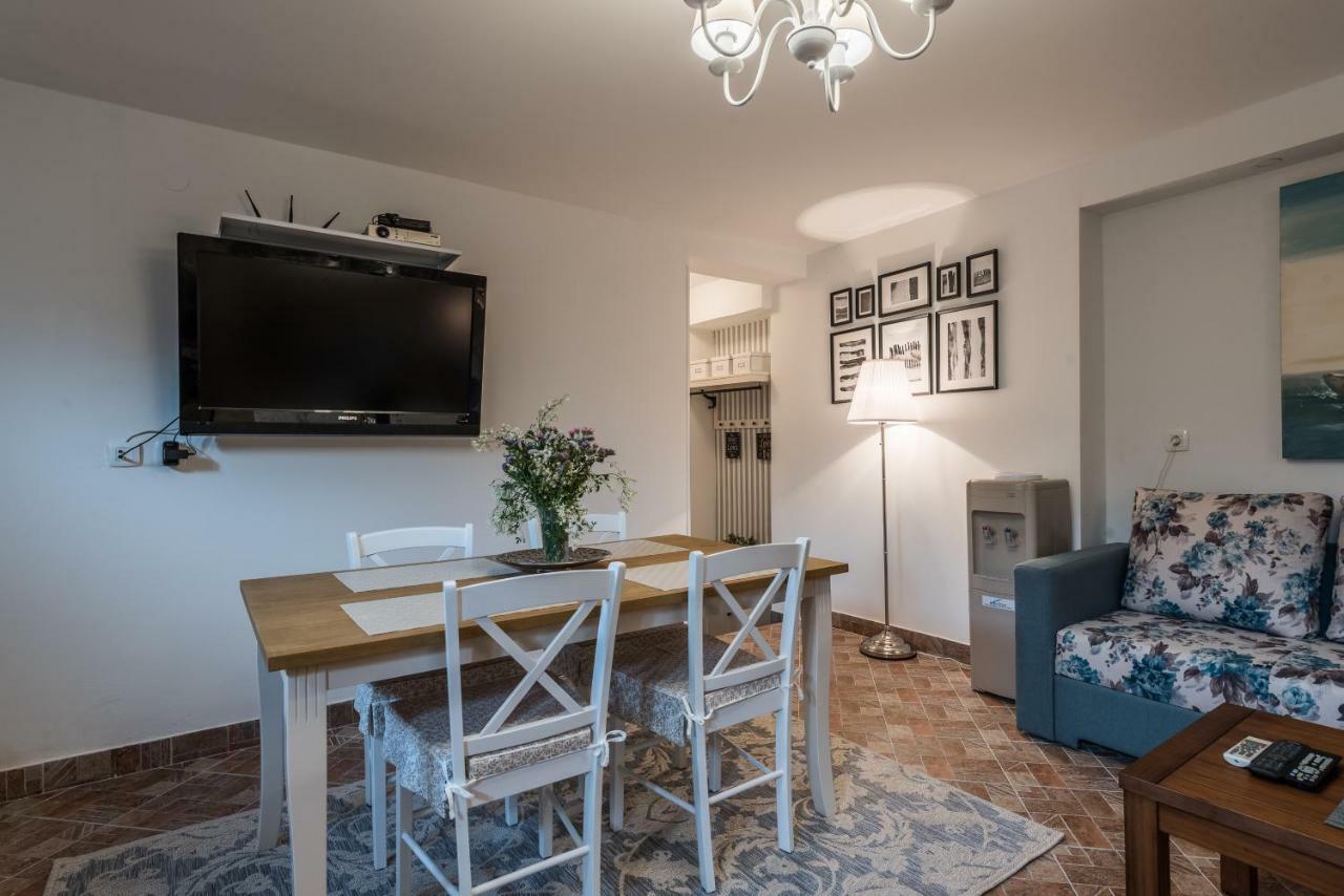 Apartments Jelavić Sutomiscica Zewnętrze zdjęcie